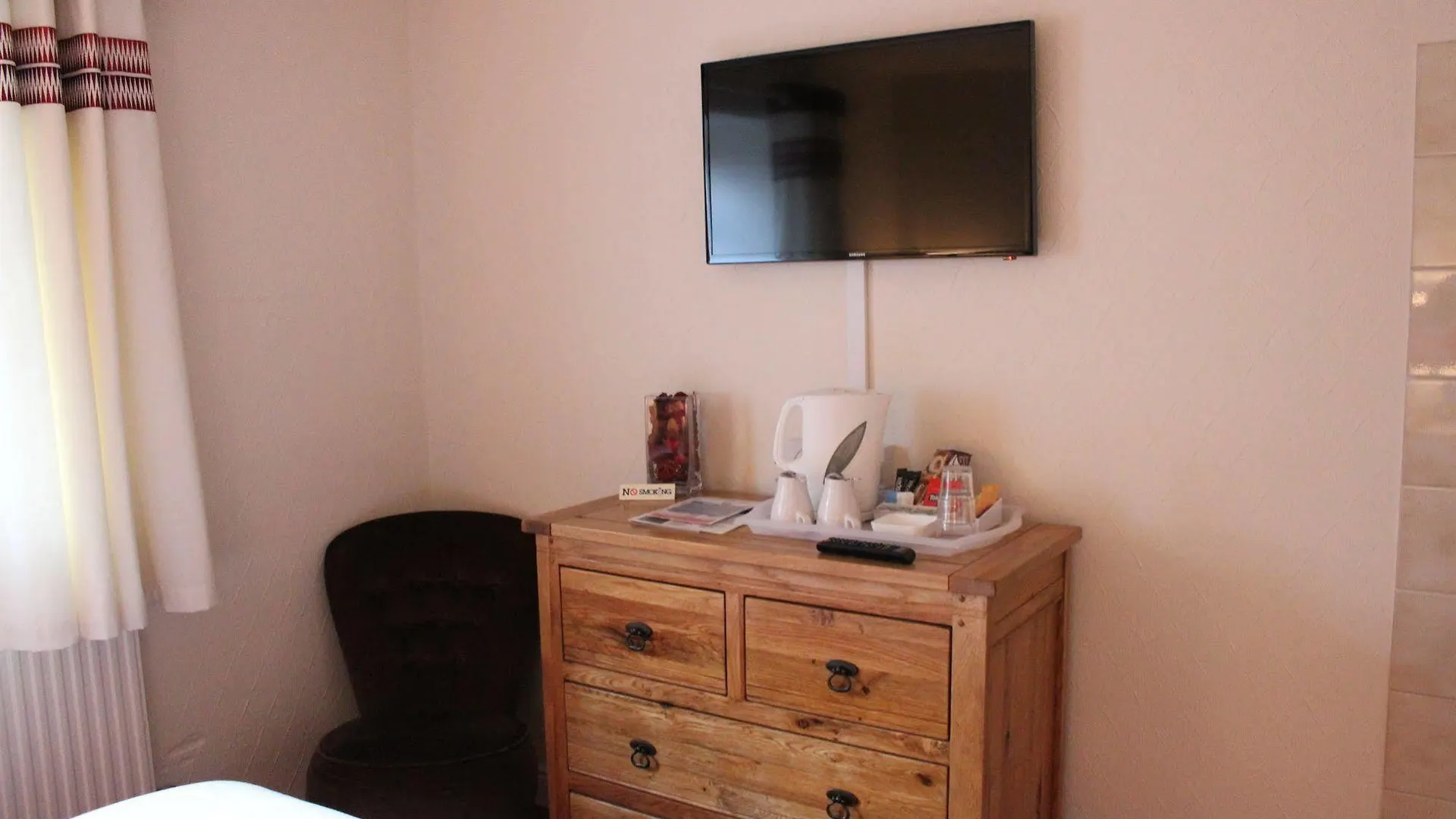 Bridge Farm Hotel Leeds  Gospodarstwo wiejskie